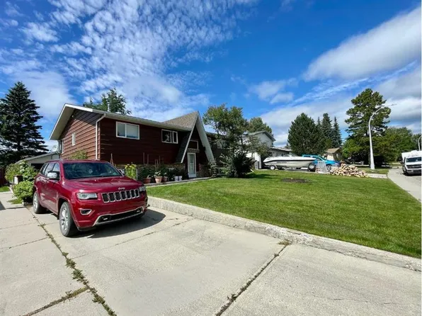 1418 S 53rd St, Edson, AB T7E 1H5