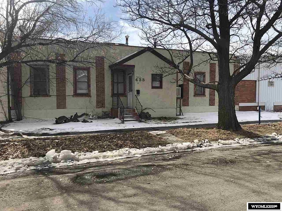 1st image of 433 1st Ave N