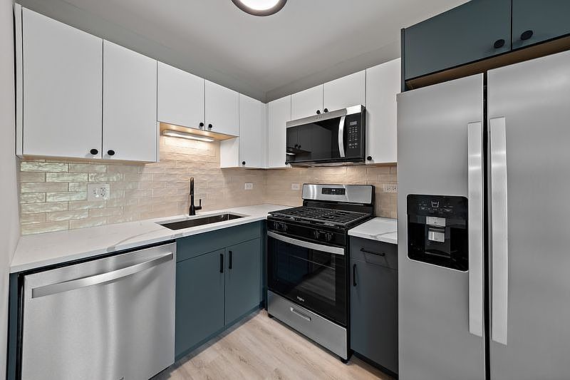 1st image of 5616 N Washtenaw Ave APT 102