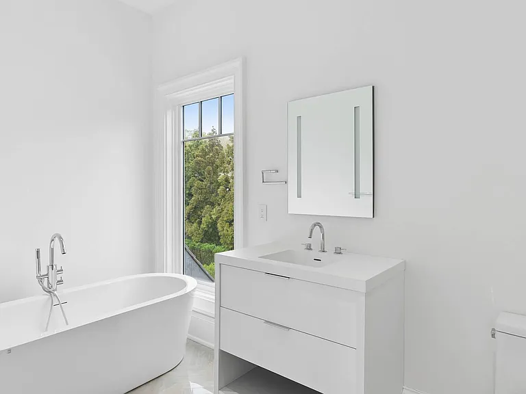 25 Fresh Pond Rd — Photo 15