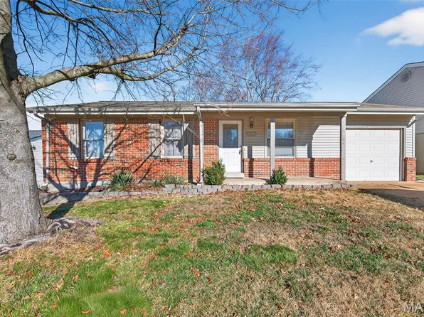 5409 Winthrop Dr, High Ridge, MO 63049
