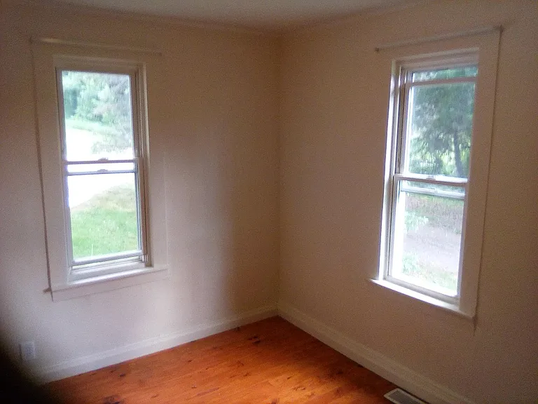 140 W High St — Photo 13