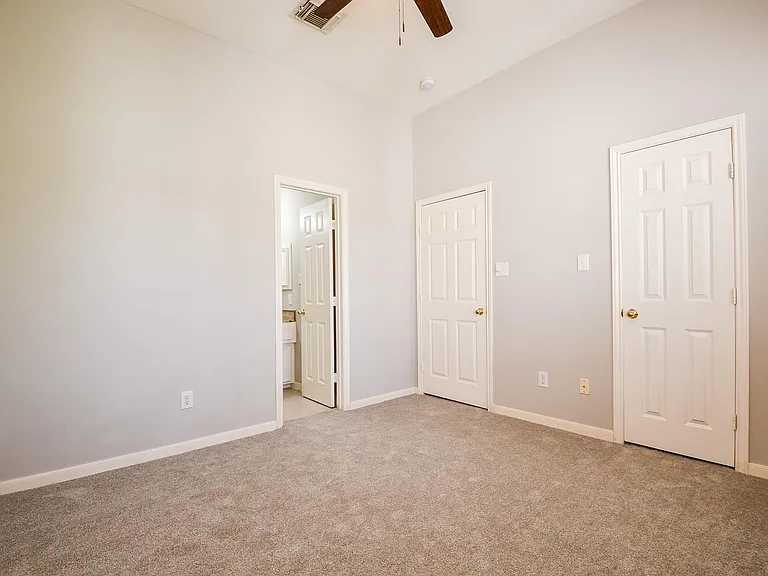 1813 Gillette St — Photo 20