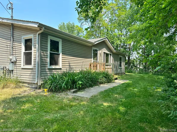 301 Warren St, Byron, MI 48418