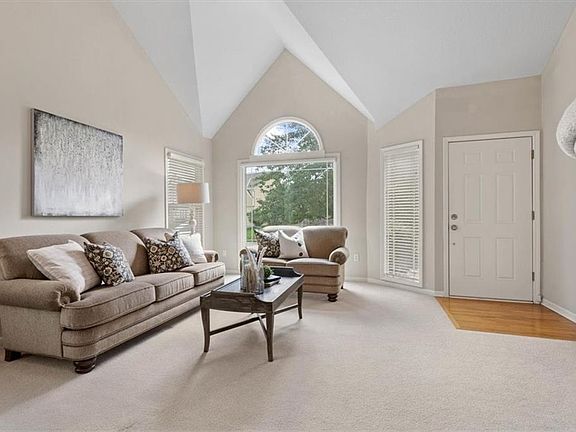4th image of 21514 W 54th St