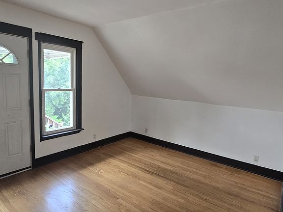 5th image of 5143 N McVicker Ave APT 3