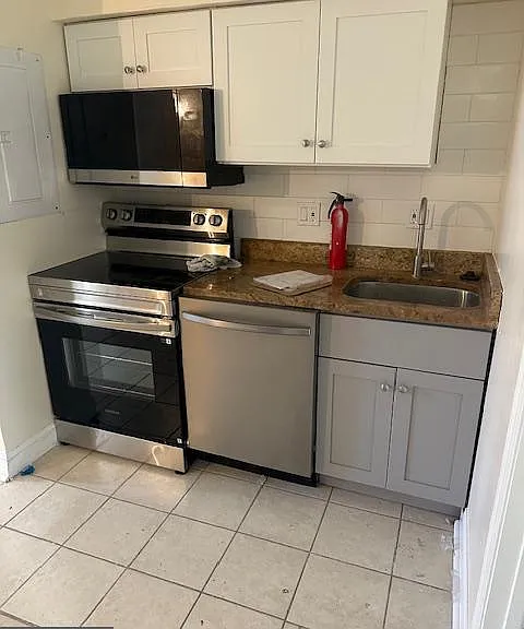 1416 Eastern Ave NE — Photo 19