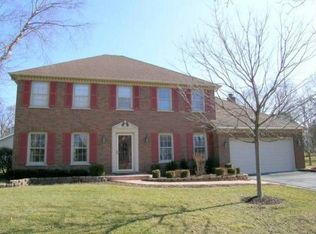 566 Fairfax Rd, Naperville, IL 60540