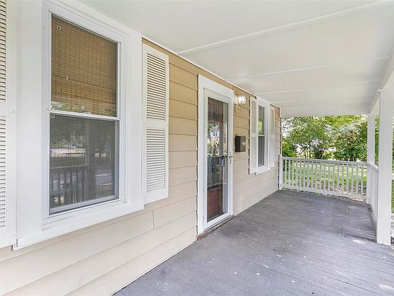 3rd image of 3603 Commonwealth Ave