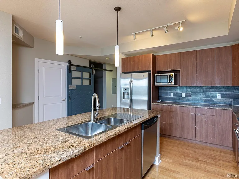 2240 N Clay St #505 — Photo 8