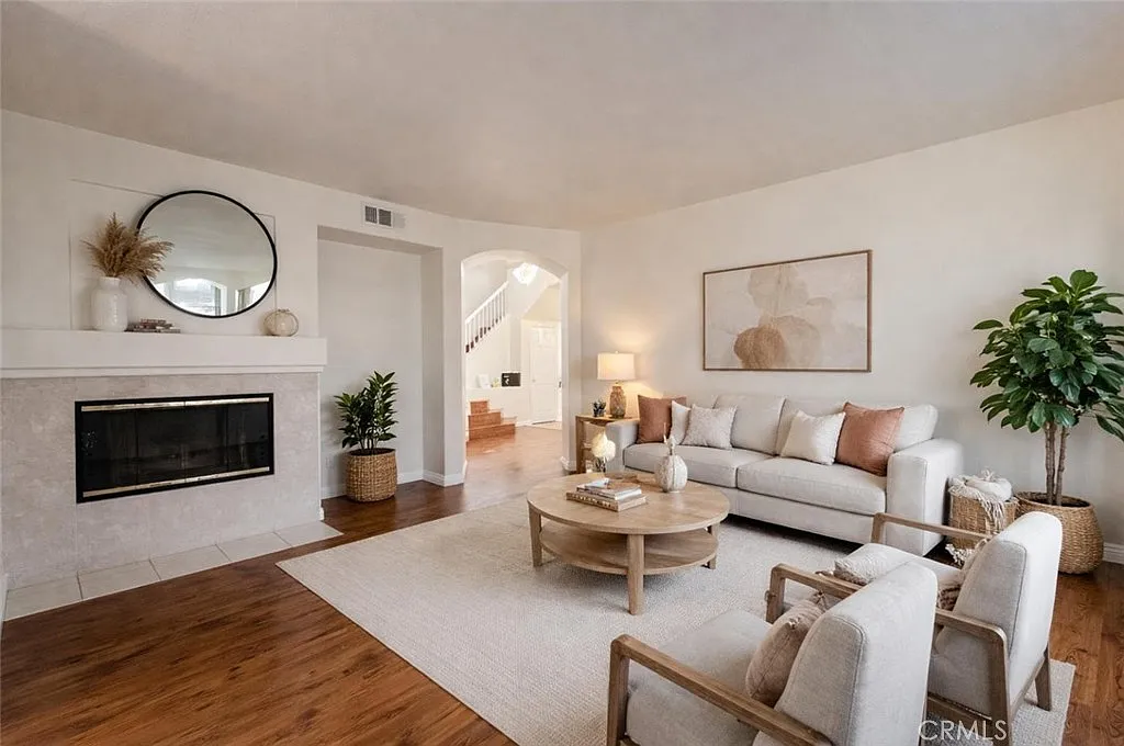 Building Photo - 4286 Foxrun Dr