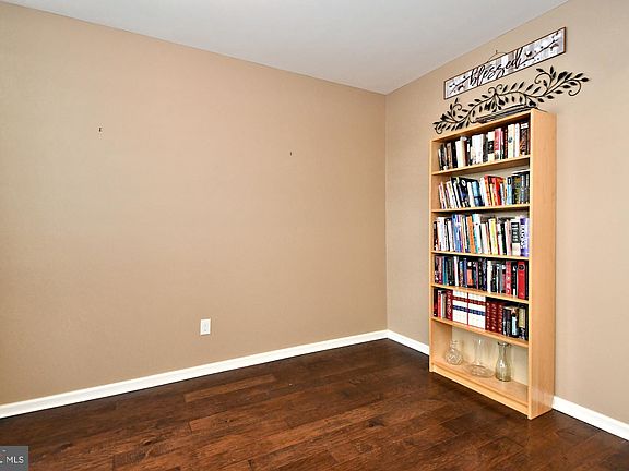 5th image of 48 Witter Cir