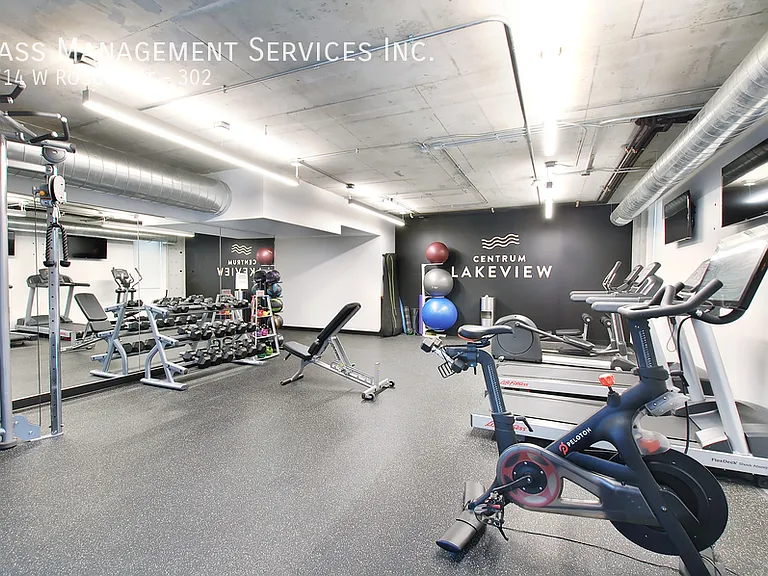 Centrum Lakeview — Photo 6