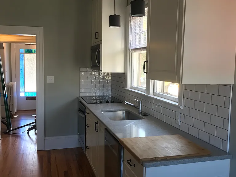 6 W Cecil St — Photo 9