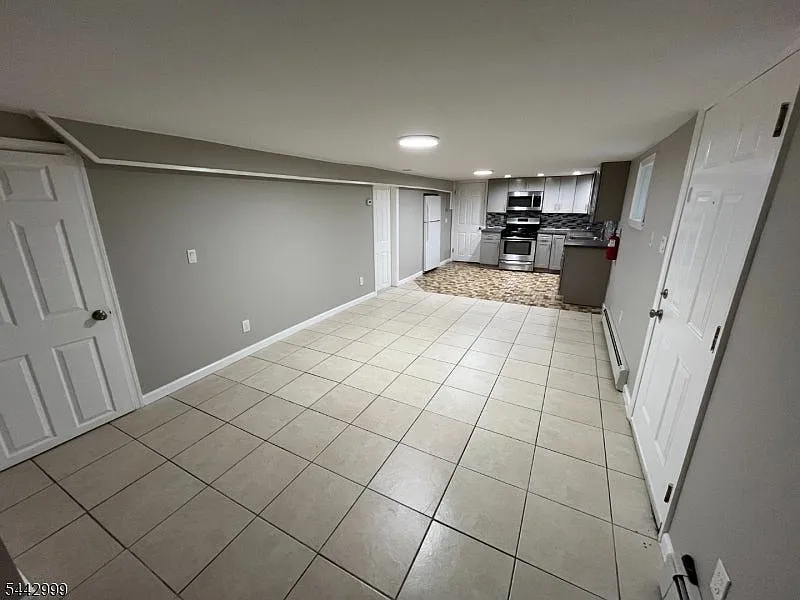 2 bed, $2,000 — Photo 4