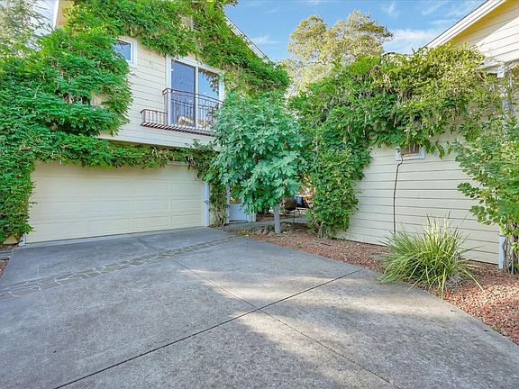 3rd image of 800 Chiles Ave
