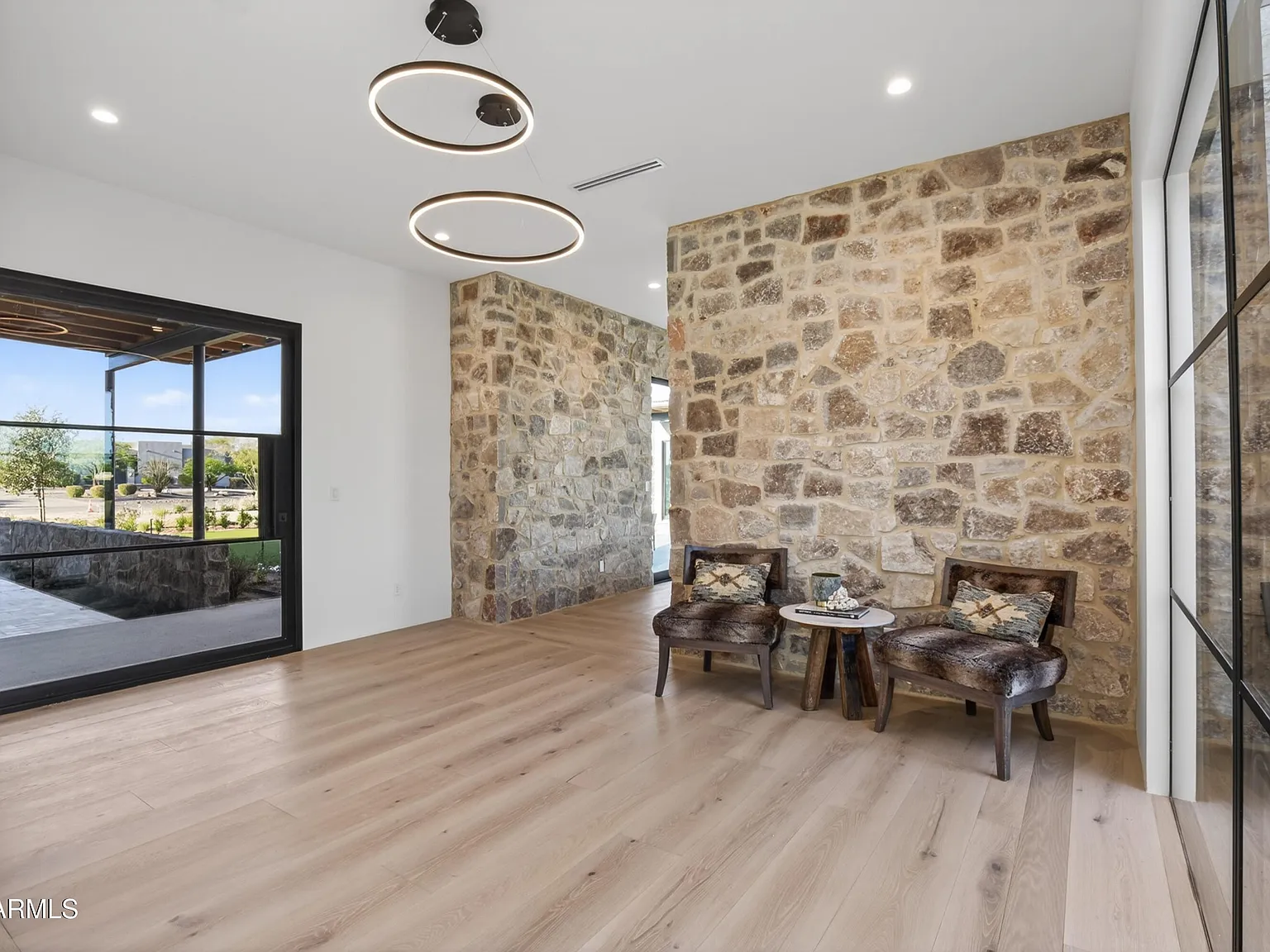 5 bed, 7.0 bath, 7500 sqft, $50,000 — Photo 3