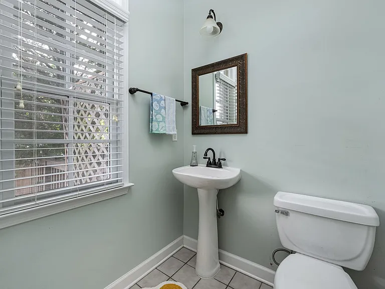 13704 Anthea Ln — Photo 17