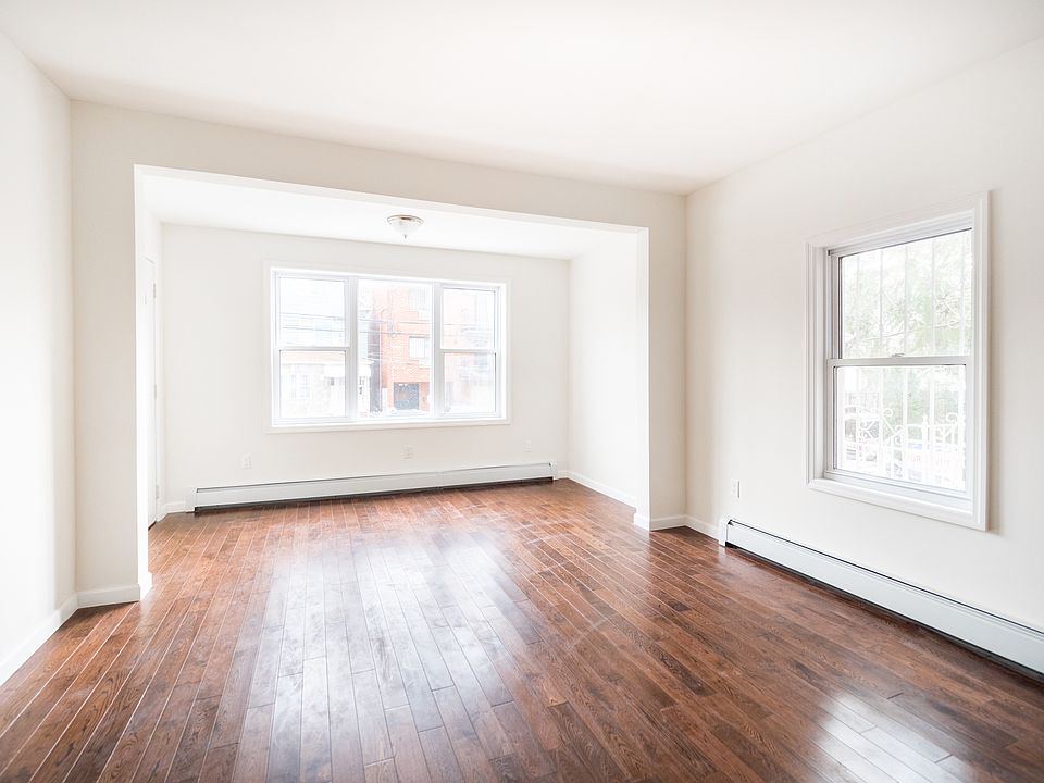 1st image of 11163 42nd Ave