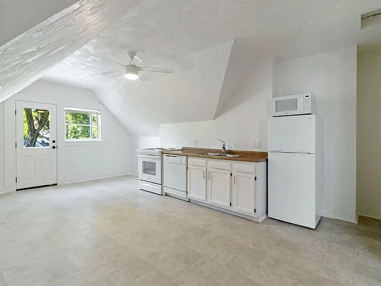 313 Tucker St #C — Photo 8