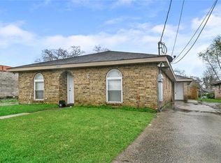 2817 Daniel Dr, Violet, LA 70092