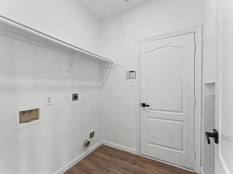2830 Fern Hill Dr — Photo 12