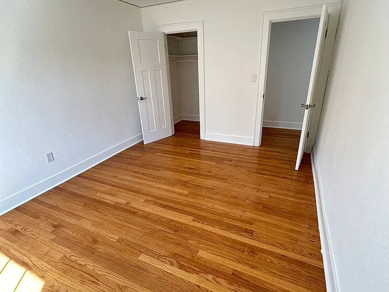 516 Summit Ave E #201 — Photo 14