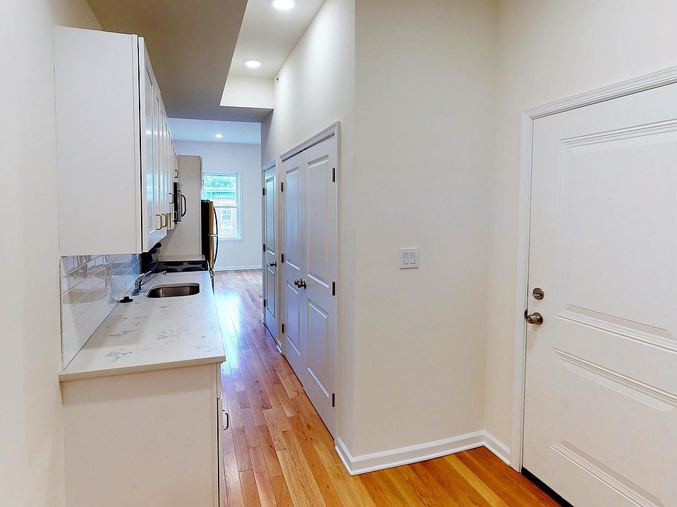 KITCHEN ENTRANCE FOYER