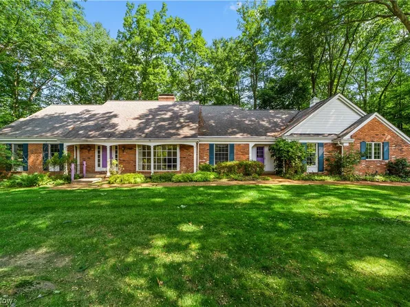 25 Hopewell Trl, Moreland Hills, OH 44022