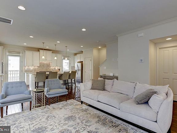 4th image of 14063 Marketcenter Dr