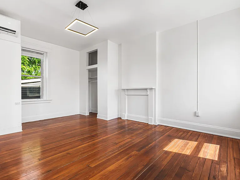 150 E Clifton Ave — Photo 8