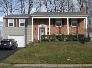 99 Edge Ln, Willingboro, NJ 08046