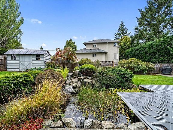 5th image of 1741 Barrie Rd