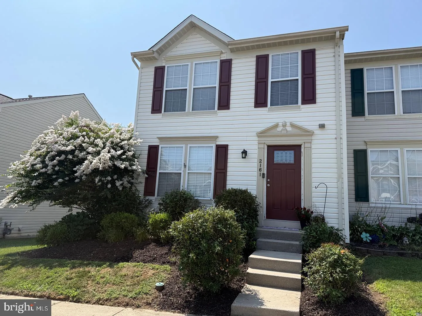 3 bed, 1.5 bath, 1954 sqft, $2,500 — Photo 1