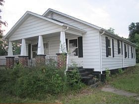3rd image of 2621 Cecil Ave