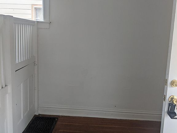 2nd image of 1331 Andrews St