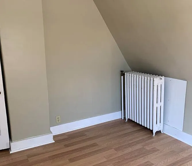516 College St S #2 — Photo 9