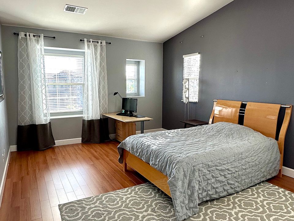 1st image of 1221 Blue Spur Cir