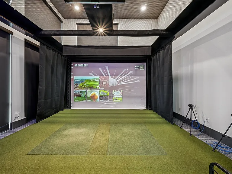 Golf Simulator Bay
