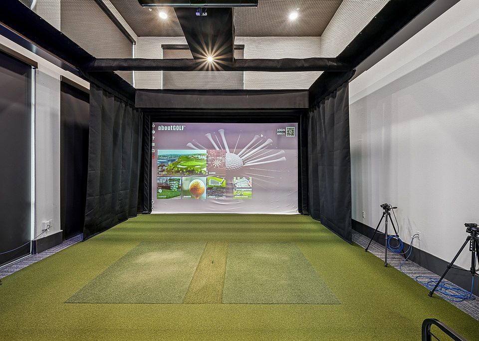 Golf Simulator Bay