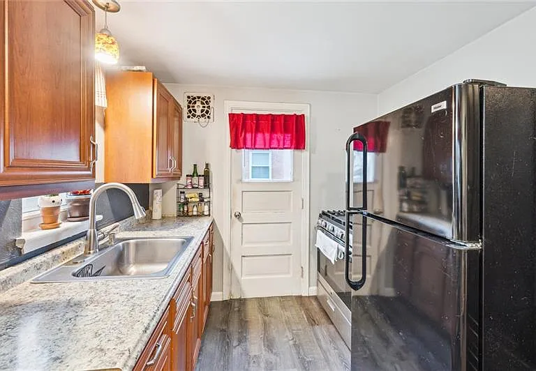 414 Lawnwood Ave — Photo 3