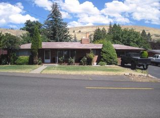 1601 Carlson Dr, Klamath Falls, OR 97603