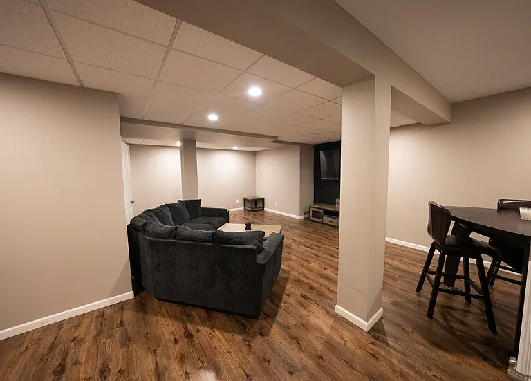 Family Room (Lower level) Pic# 3
