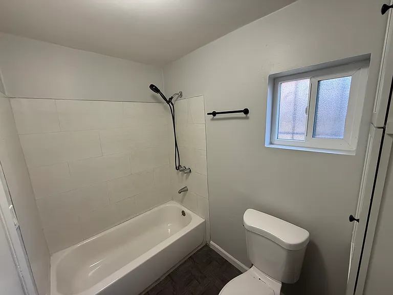 1050 Saint Louis Ave #1 — Photo 3
