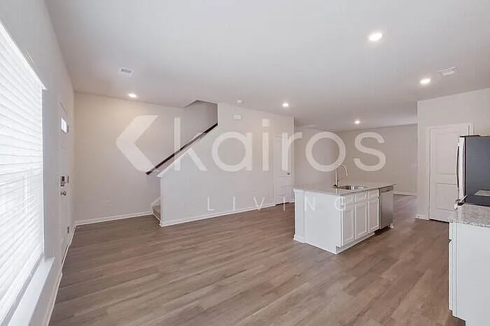 2529 Banyan Cir — Photo 4