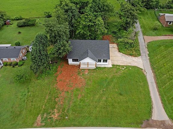 4th image of 658 N Edgewood Dr