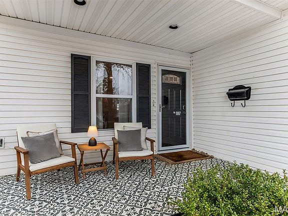 4th image of 1107 Burgess Ave