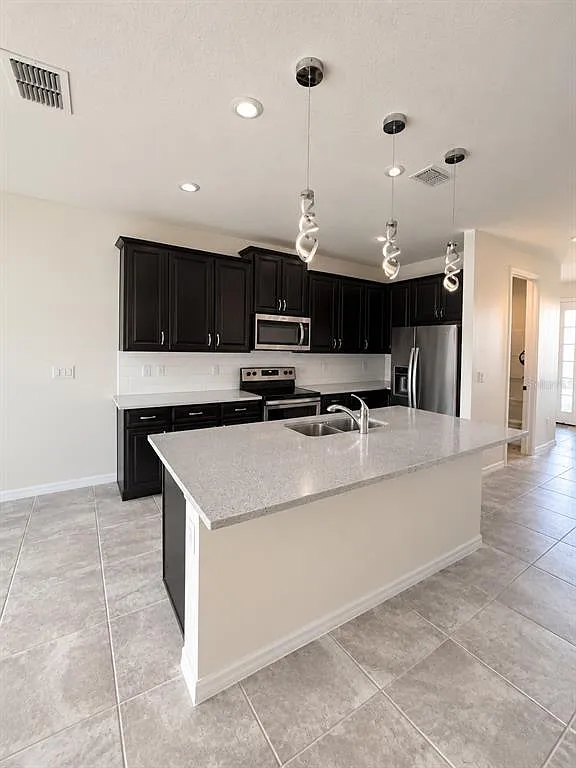 3 bed, 2.5 bath, 1860 sqft, $3,000 — Photo 3