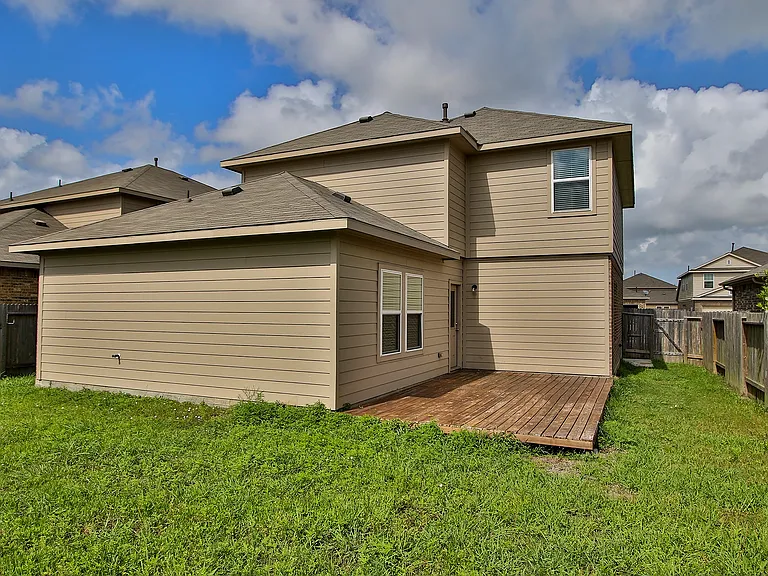 2209 Onyx Ct — Photo 2
