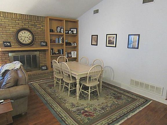 3rd image of 5923 Woodmeadow Dr